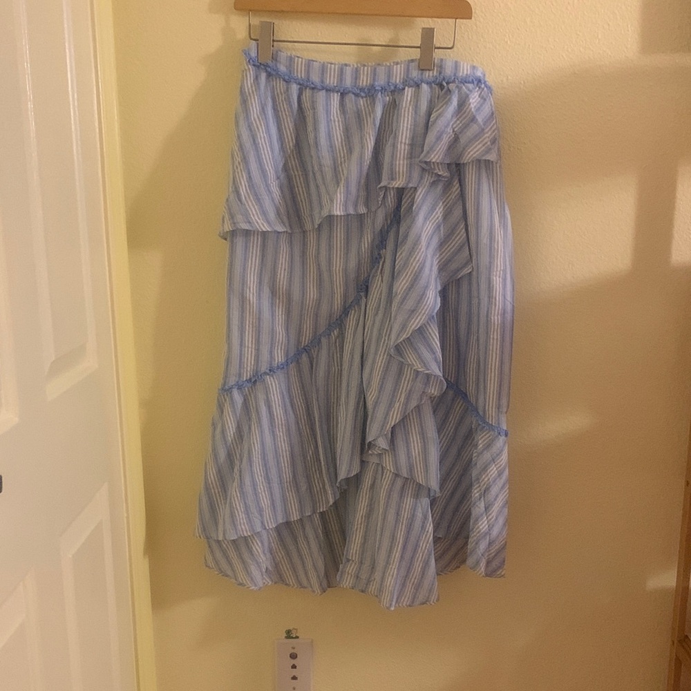 NWOT Moon River Asymmetrical Blue Striped Skirt
